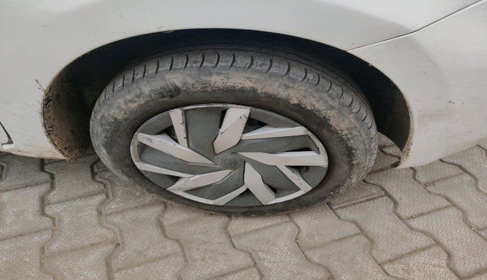 2019 Datsun Go T, Petrol, Manual, 66,627 km, tyre