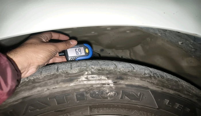 2017 Toyota Innova Crysta 2.4 VX 7 STR, Diesel, Manual, 1,86,195 km, tyre