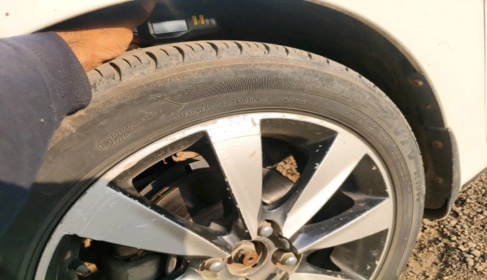 2012 Hyundai Verna FLUIDIC 1.6 CRDI SX, Diesel, Manual, 1,53,254 km, tyre