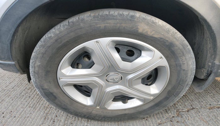 2021 Tata NEXON XMA SUNROOF PETROL, Petrol, Automatic, 44,291 km, tyre