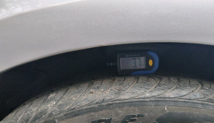 2012 Hyundai i20 SPORTZ 1.4 AT, Petrol, Automatic, 32,291 km, tyre