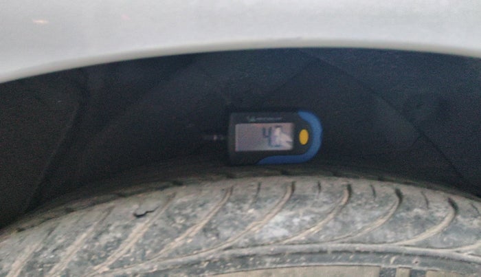 2012 Hyundai i20 SPORTZ 1.4 AT, Petrol, Automatic, 32,291 km, tyre