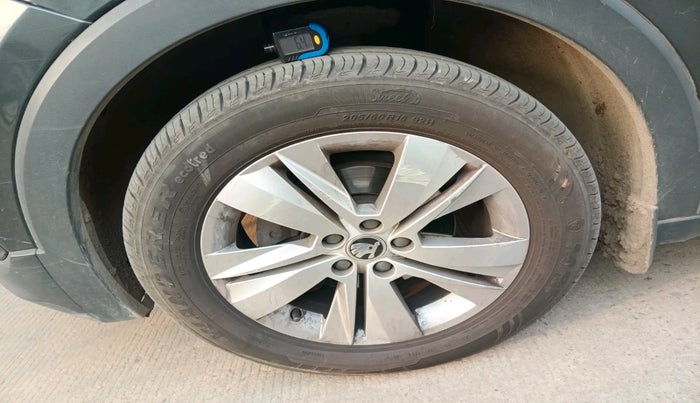 2022 Skoda KUSHAQ AMBITION 1.0L TSI MT, Petrol, Manual, 43,717 km, tyre