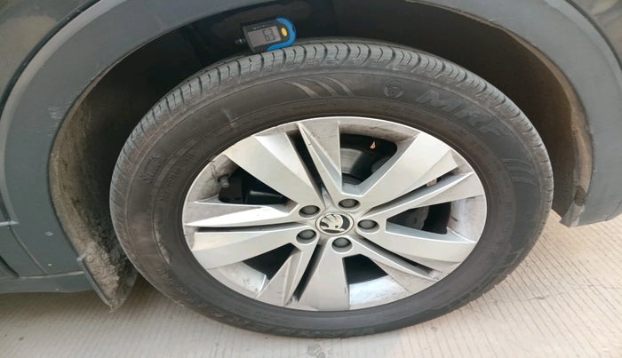 2022 Skoda KUSHAQ AMBITION 1.0L TSI MT, Petrol, Manual, 43,717 km, tyre