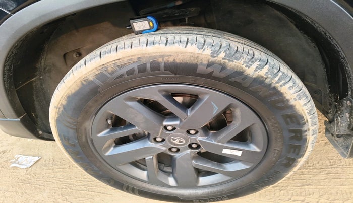 2023 Tata Harrier XT PLUS 2.0L KRYOTEC DARK EDITON, Diesel, Manual, 35,540 km, tyre