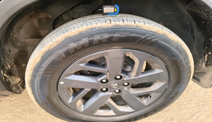 2023 Tata Harrier XT PLUS 2.0L KRYOTEC DARK EDITON, Diesel, Manual, 35,540 km, tyre