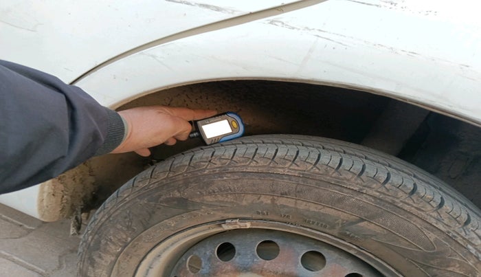 2012 Toyota Etios Liva GD, Diesel, Manual, 1,08,864 km, tyre