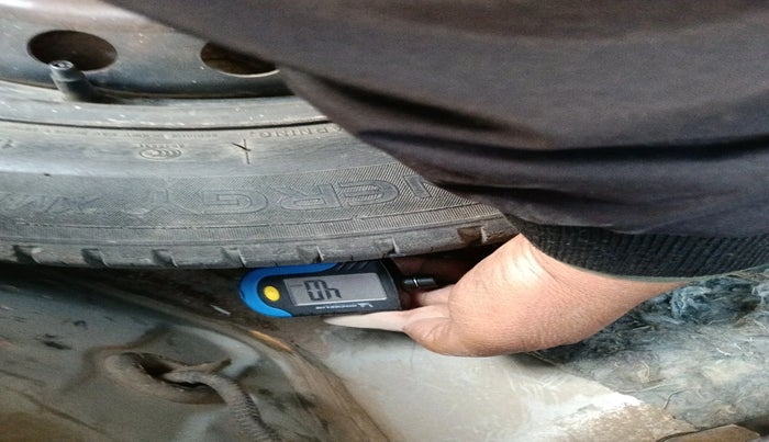 2012 Toyota Etios Liva GD, Diesel, Manual, 1,08,864 km, tyre