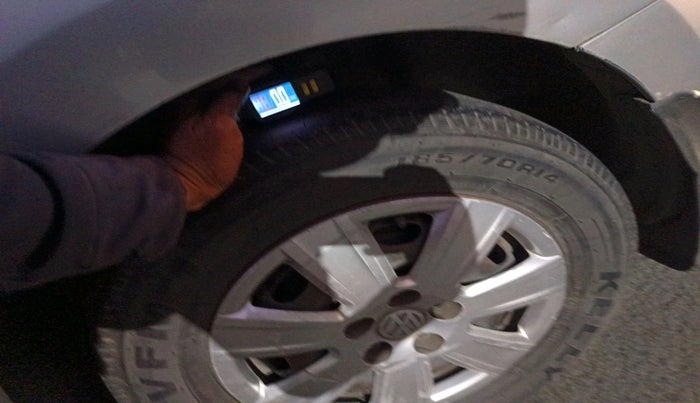 2011 Volkswagen Vento TRENDLINE DIESEL 1.6, Diesel, Manual, 1,91,005 km, tyre