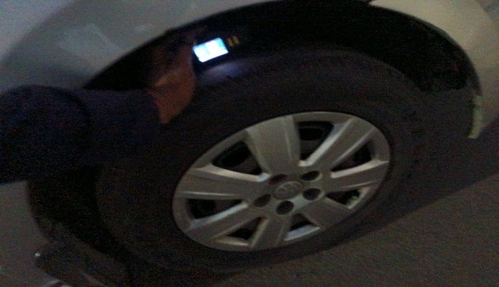 2011 Volkswagen Vento TRENDLINE DIESEL 1.6, Diesel, Manual, 1,91,005 km, tyre