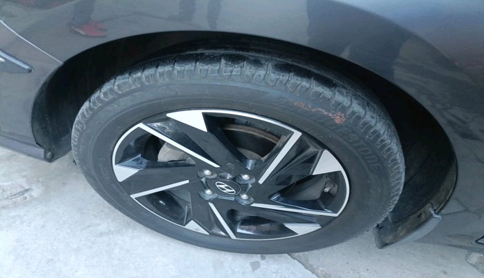 2021 Hyundai Verna SX (O) 1.5 VTVT IVT, Petrol, Automatic, 33,876 km, tyre