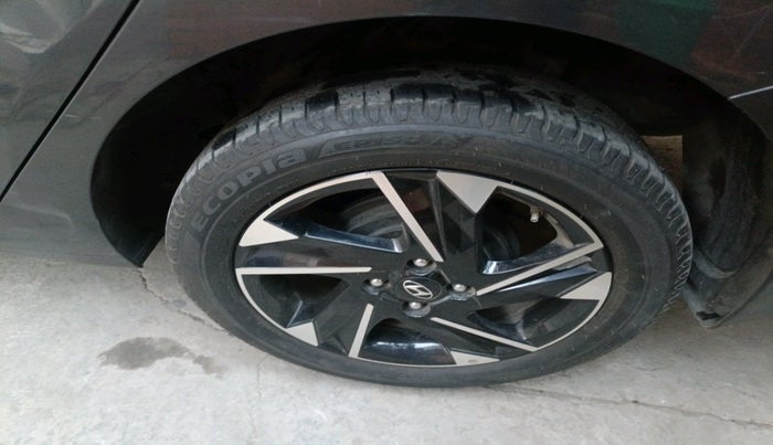 2021 Hyundai Verna SX (O) 1.5 VTVT IVT, Petrol, Automatic, 33,876 km, tyre