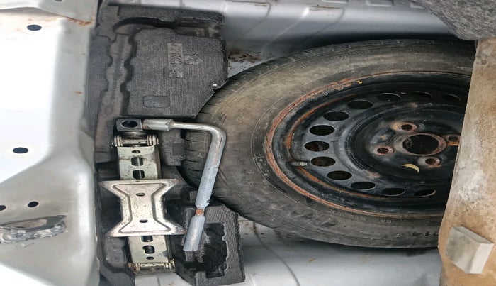 2013 Honda Amaze 1.2L I-VTEC VX, Petrol, Manual, 87,742 km, tyre