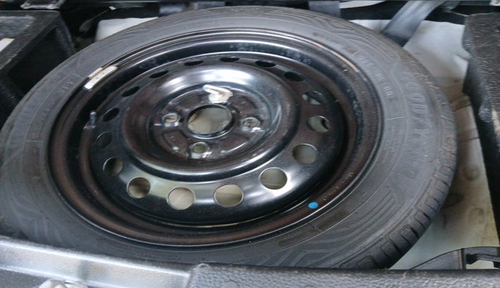 2016 Maruti Wagon R 1.0 VXI AMT, Petrol, Automatic, 53,745 km, tyre