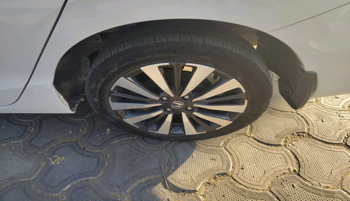 2024 Honda City 1.5L I-VTEC ZX, Petrol, Manual, 26,323 km, tyre