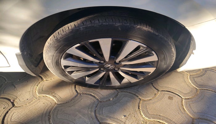 2024 Honda City 1.5L I-VTEC ZX, Petrol, Manual, 26,323 km, tyre