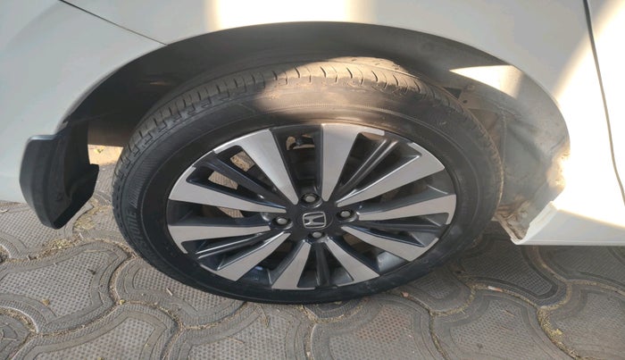 2024 Honda City 1.5L I-VTEC ZX, Petrol, Manual, 26,323 km, tyre