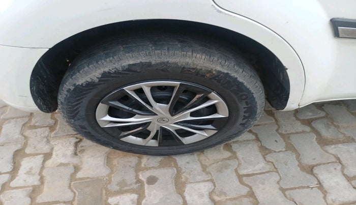 2016 Mahindra XUV500 W4, Diesel, Manual, 63,863 km, tyre