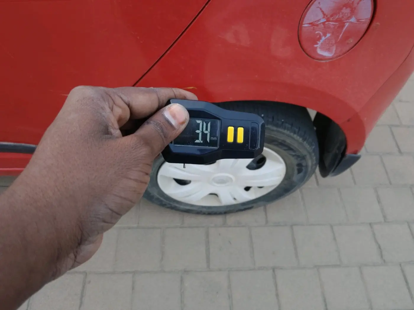 2005 Maruti Swift VXI 1.3, Petrol, Manual, 1,39,028 km, tyre