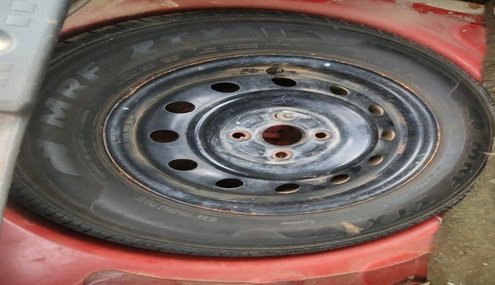 2005 Maruti Swift VXI 1.3, Petrol, Manual, 1,39,028 km, tyre