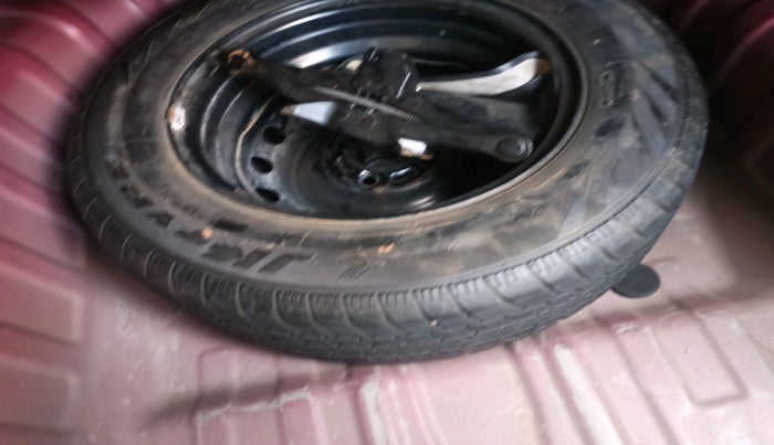 2011 Nissan Sunny XL, Petrol, Manual, 78,872 km, tyre