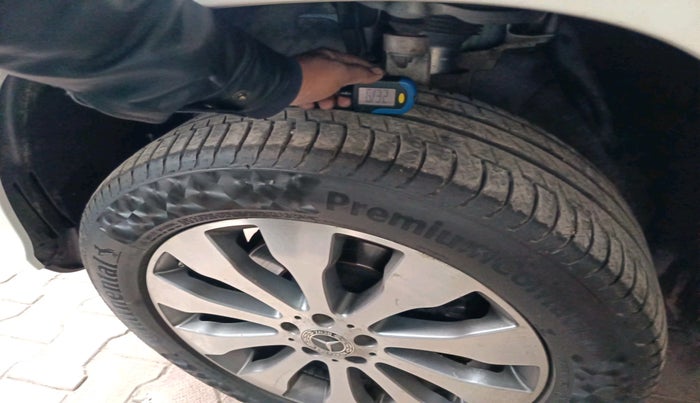 2017 Mercedes Benz GLS 350D, Diesel, Automatic, 2,00,424 km, tyre