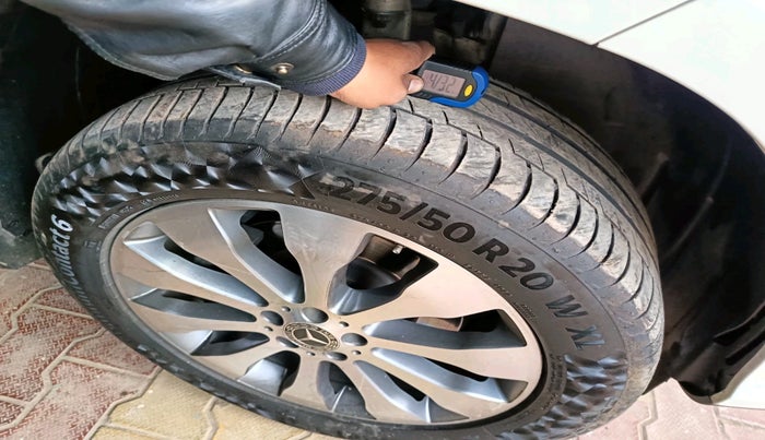 2017 Mercedes Benz GLS 350D, Diesel, Automatic, 2,00,424 km, tyre