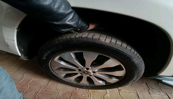 2017 Mercedes Benz GLS 350D, Diesel, Automatic, 2,00,424 km, tyre