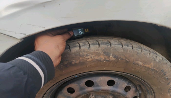 2019 Maruti Dzire VDI, Diesel, Manual, 1,01,970 km, tyre