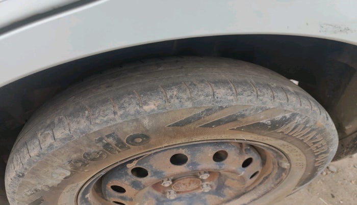 2019 Maruti Dzire VDI, Diesel, Manual, 1,01,970 km, tyre