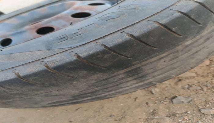 2019 Maruti Dzire VDI, Diesel, Manual, 1,01,970 km, tyre