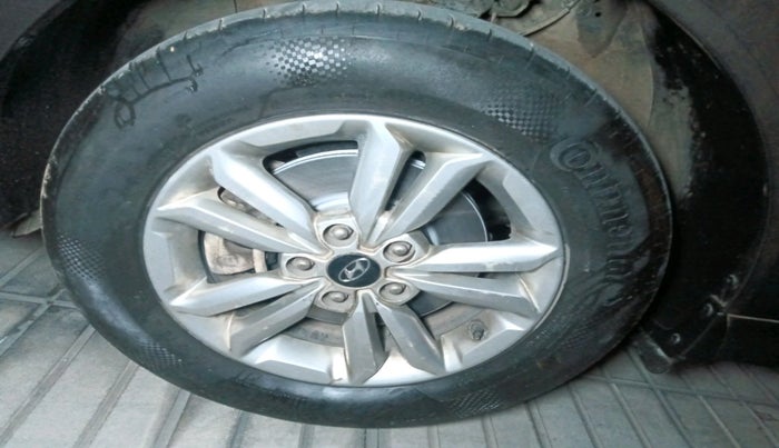 2016 Hyundai Creta SX PLUS 1.6 PETROL, Petrol, Manual, 1,02,749 km, tyre