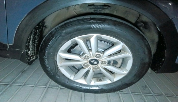 2016 Hyundai Creta SX PLUS 1.6 PETROL, Petrol, Manual, 1,02,749 km, tyre