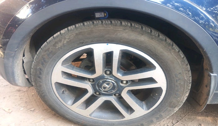 2016 Tata Hexa XT 4X2 7 STR, Diesel, Manual, 1,51,487 km, tyre