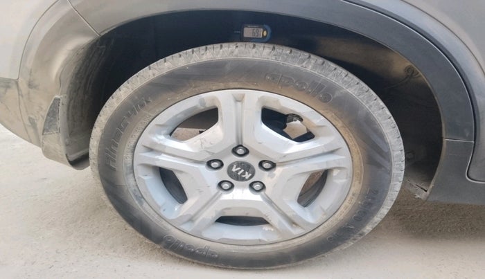 2020 KIA SONET HTX 1.5, Diesel, Manual, 1,56,461 km, tyre