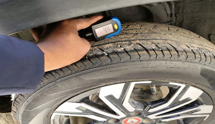 2022 Renault Kiger RXZ MT DUAL TONE, Petrol, Manual, 73,307 km, tyre