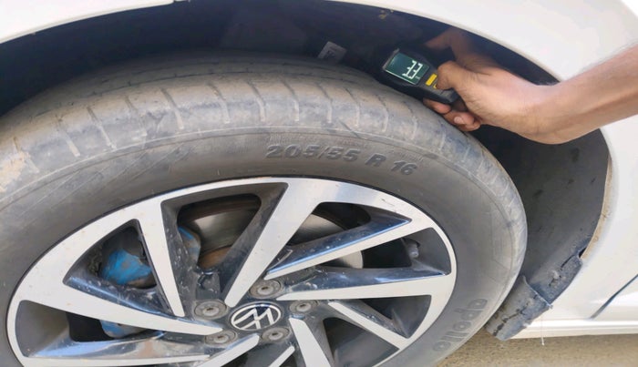 2023 Volkswagen VIRTUS TOPLINE TSI 1.0 MT, Petrol, Manual, 39,188 km, tyre