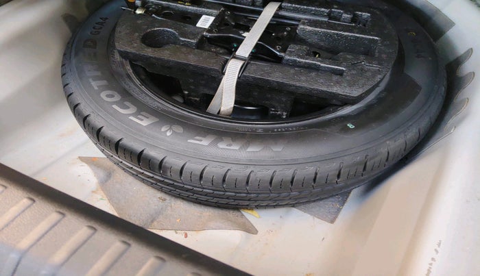 2023 Volkswagen VIRTUS TOPLINE TSI 1.0 MT, Petrol, Manual, 39,188 km, tyre