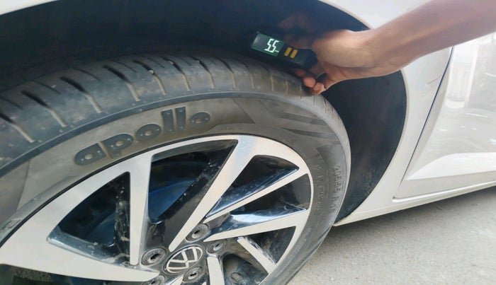 2023 Volkswagen VIRTUS TOPLINE TSI 1.0 MT, Petrol, Manual, 39,188 km, tyre