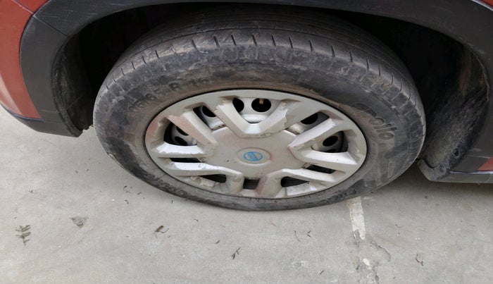 2018 Maruti Vitara Brezza LDI (O), Diesel, Manual, 1,27,583 km, tyre