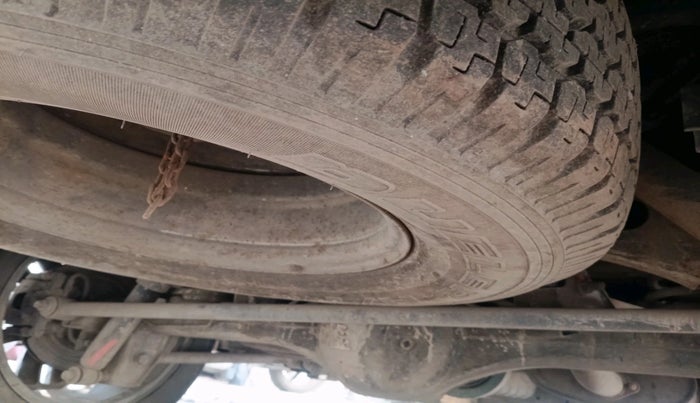 2017 Tata Hexa XM 4X2 7 STR, Diesel, Manual, 77,101 km, tyre