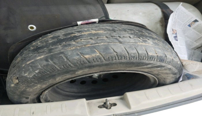 2018 Maruti Celerio VXI CNG, Petrol, Manual, 92,396 km, tyre