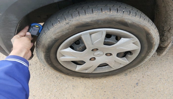 2020 Renault Kwid RXL, Petrol, Manual, 1,12,390 km, tyre