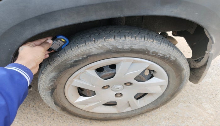 2020 Renault Kwid RXL, Petrol, Manual, 1,12,390 km, tyre