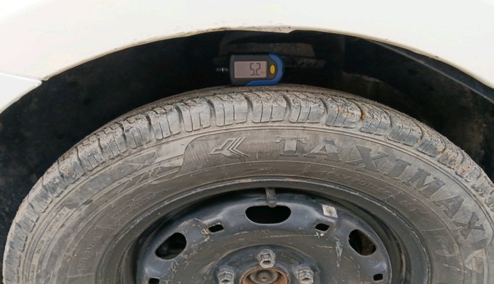 2011 Volkswagen Polo TRENDLINE 1.2L DIESEL, Diesel, Manual, 1,56,961 km, tyre