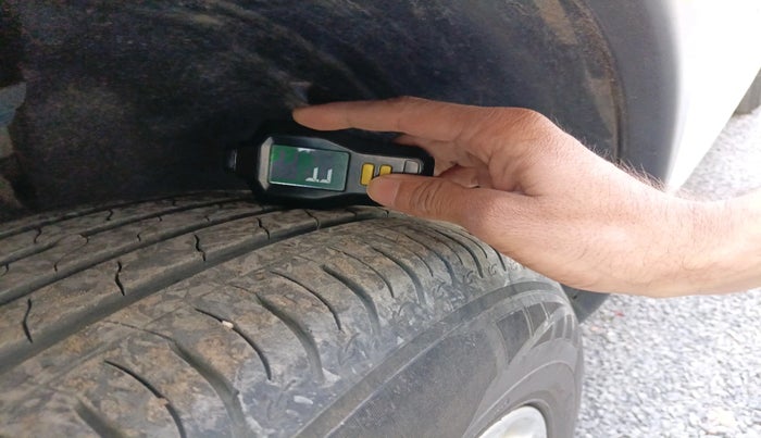 2017 Landrover DISCOVERY SPORT HSE, Diesel, Automatic, 1,78,930 km, tyre