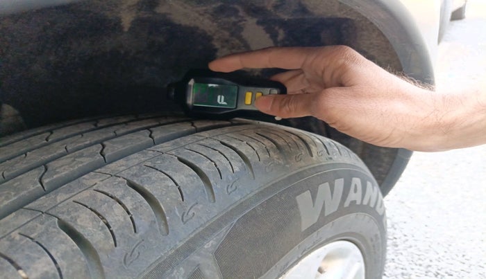 2017 Landrover DISCOVERY SPORT HSE, Diesel, Automatic, 1,78,930 km, tyre