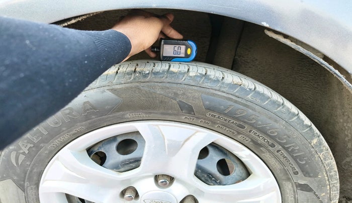 2015 Ford Ecosport AMBIENTE 1.5L DIESEL, Diesel, Manual, 1,50,002 km, tyre