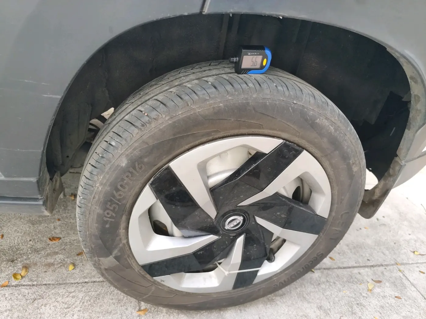 2023 Nissan MAGNITE XE, Petrol, Manual, 28,154 km, tyre