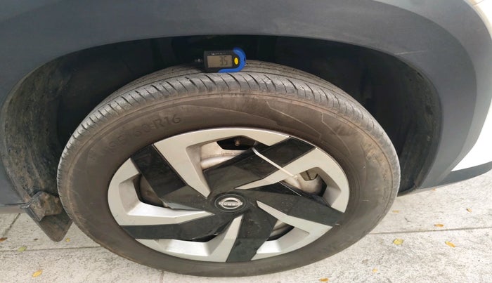 2023 Nissan MAGNITE XE, Petrol, Manual, 28,154 km, tyre